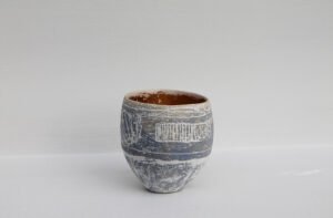 small pot with gold leaf 2020